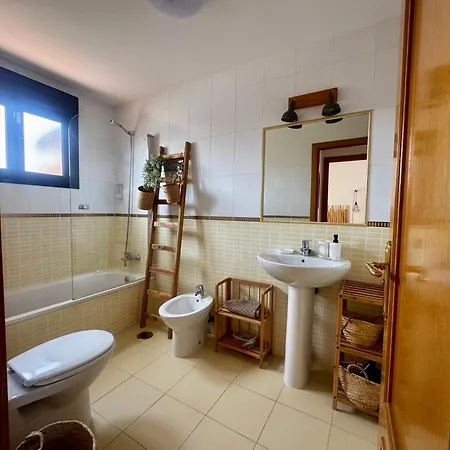 Alinico House Con Jardin Privado Y Azotea Lajares